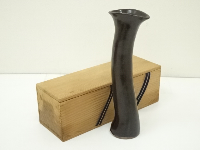 市野伊作造　花入（保護箱）